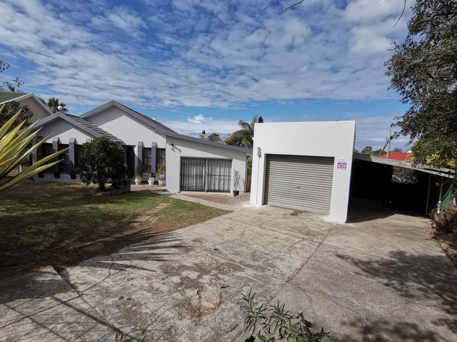 To Let 3 Bedroom Property for Rent in Beacon Bay Eastern Cape
